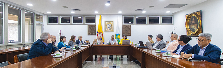 Los integrantes del CSU en la sesión en la que designaron al rector Arboleda. A diferencia de la sesión anterior, que fue en la UdeA, esta se hizo en la Gobernación. Foto: Dirección de Comunicaciones UdeA / Alejandra Uribe Fernández.