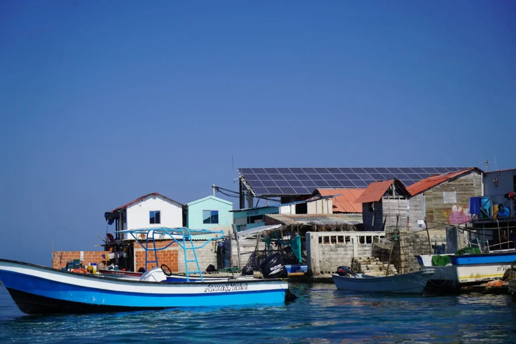 Paneles solares en Santa Cruz del Islote.