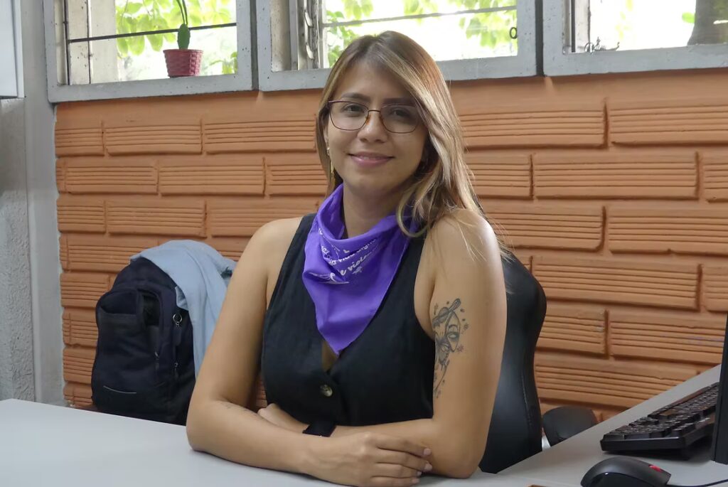 Fotografía de la profesora de Astronomía Lauren Flor Torres