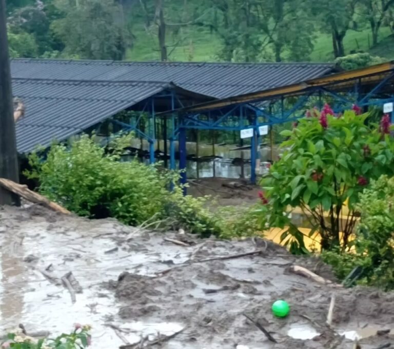 Las zonas comunes de la vereda Buga que hoy reflejan la tragedia. Foto: Alexa Vivas.
