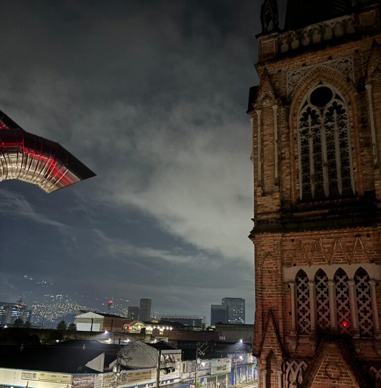 La parroquia Nuestra Señora del Perpetuo Socorro aparecía en la historia que subió Bella Álvarez. Foto: Pablo Giraldo Vélez.