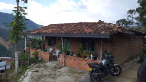 ​​Así se veía la casa de la familia Cano de Ossa antes de su derrumbe.