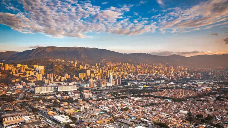 Siete de cada diez desastres climáticos en Medellín ocurren en las laderas