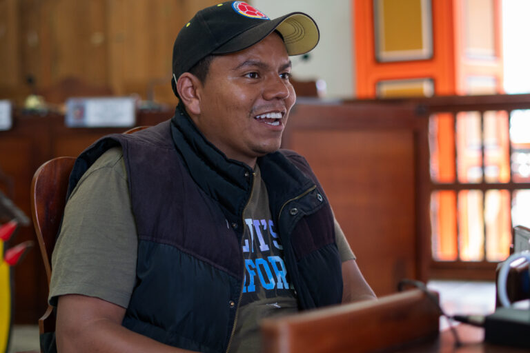 Sergio Ruiz es concejal de Támesis por el Partido Verde. Su familia cultiva cacao. Foto: Daniel Gómez.