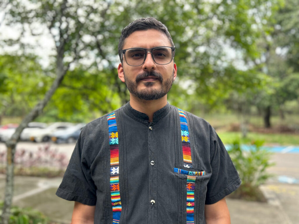 Juan Diego Cañola. filósofo, magíster en Literatura y profesor de Política y Religión de la Universidad de Antioquia.